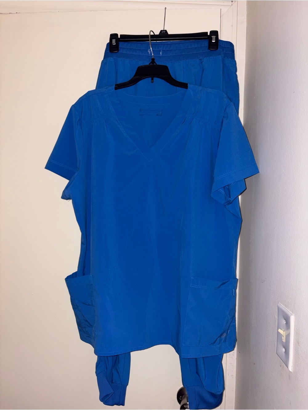 XL White Cross Fit Seal/light Blue Medical Scrub Top and jogger Pants Set